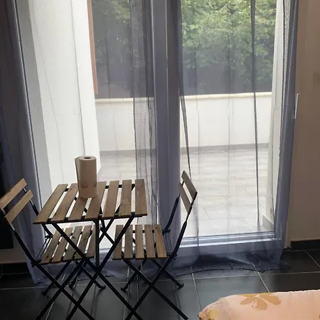 Jolie Maisonnette Avec Terrasse Nancy Centre Buitenkant foto