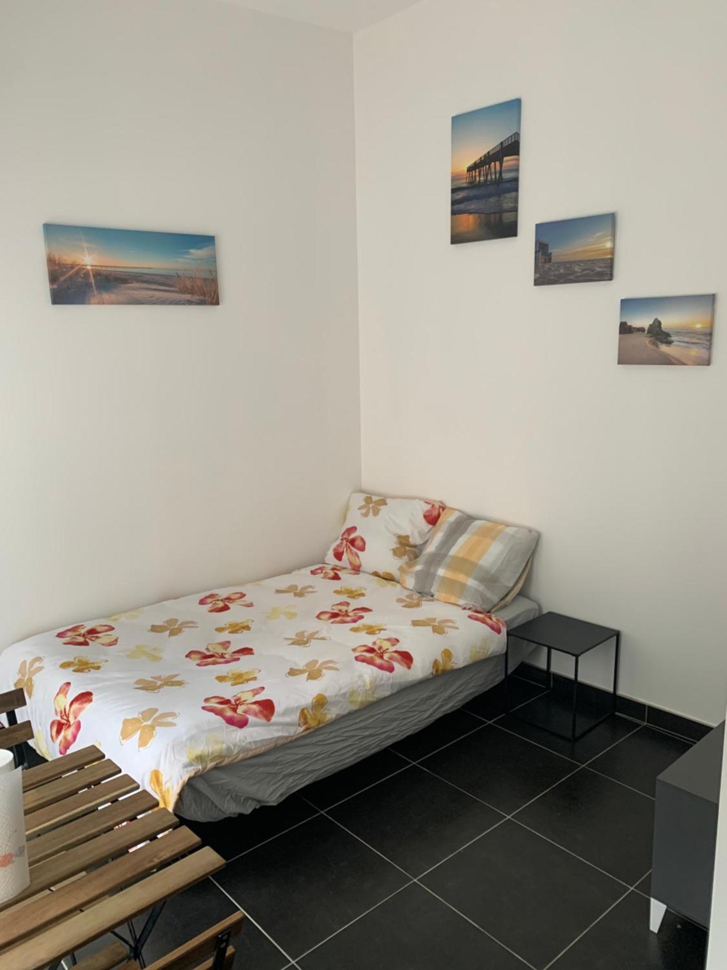 Jolie Maisonnette Avec Terrasse Centre *